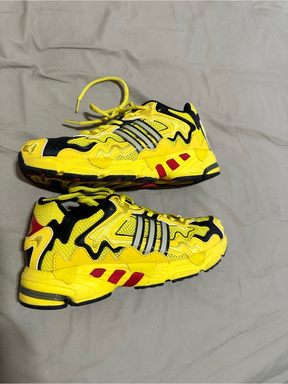 Bad Bunny Paso Fino Sneakers Kids Size 5.5